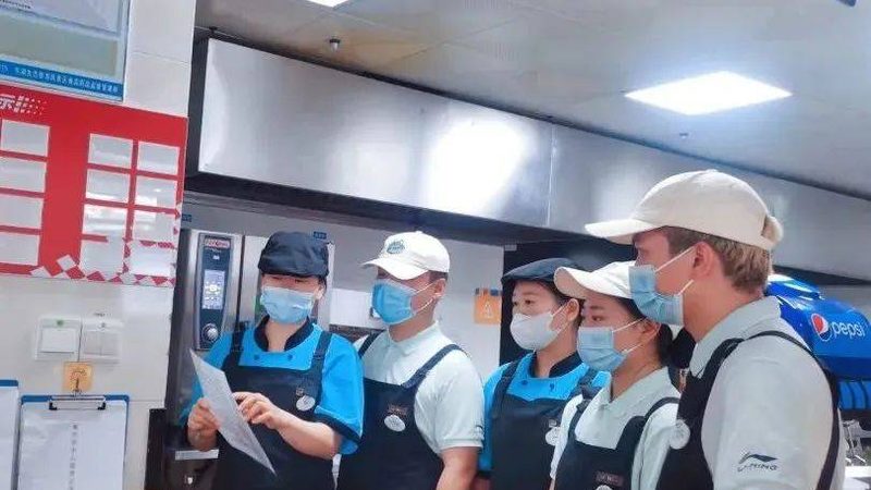进口饼干超市礼盒装，价格背后的考量因素**