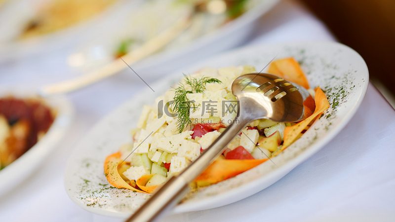 加盟费从几千到上百万，差距到底在哪